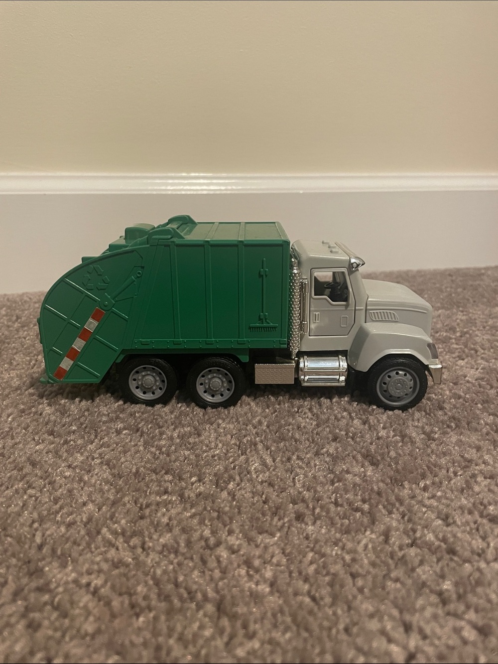 Green & White Garbage Truck Toy - Kids Toy